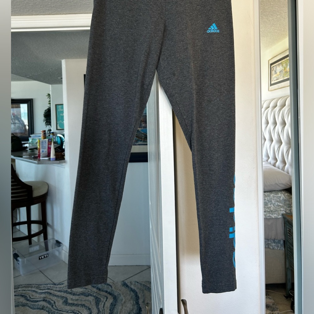 EUC-Adidas leggings~size M